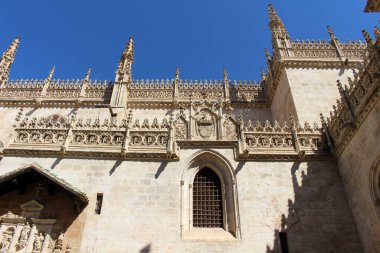 Katedralin yanındaki Granada Kraliyet Şapeli 'nin etrafındaki oymalar Temmuz 2024' te çekildi..