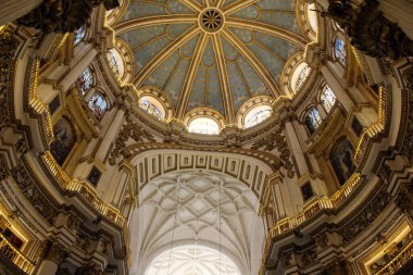 Temmuz 2024 'te Granada Katedrali Kubbesi.