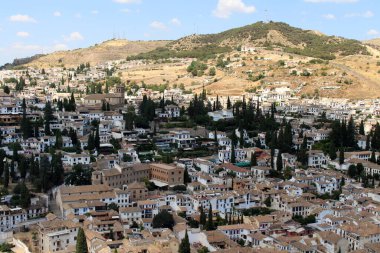 Dağ ve Tepe Manzarası Alhambra Granada, İspanya, Temmuz 2024