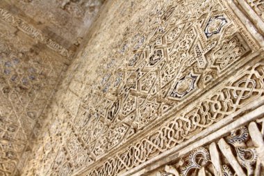 İspanya 'da turistlerle Alhambra' daki Savunma Kuleleri, Temmuz 2024