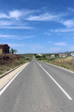 Viana 'dan Logrono' ya doğru giden ana yol Camino de Santiago Frances, İspanya Temmuz 2024