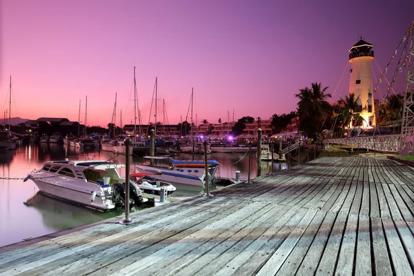 Marina con yates puesta de sol en phuket — Foto de Stock