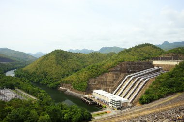 Santralde Tayland Srinakarin Barajı