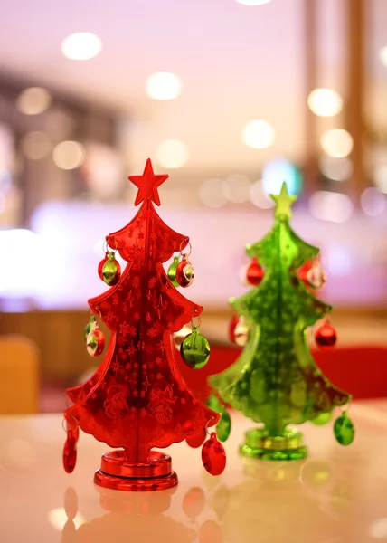 Decoración del árbol de Navidad con fondo bokeh —  Fotos de Stock