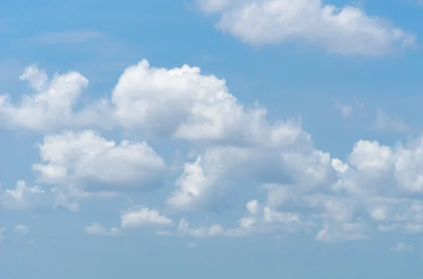 White clouds in the blue sky — Stock Photo, Image