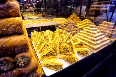 Ekranda Türk tatlılar