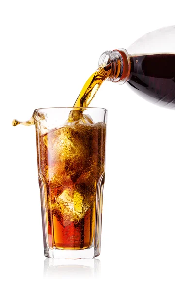 Bouteille et un verre de cola — Photo