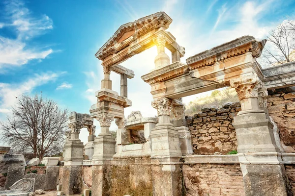 Trajans-Brunnen in Ephesus am Nachmittag — Stockfoto