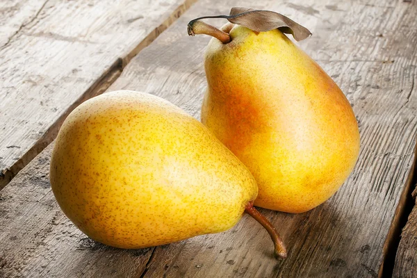 Yellow ripe pear — Stock Photo, Image