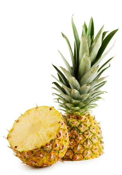 Ananas in tweeën gesneden — Stockfoto