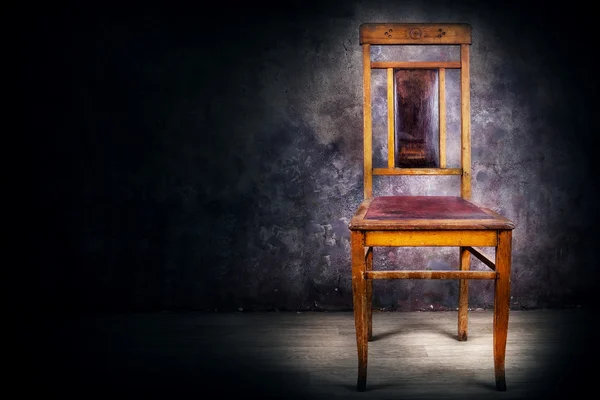Antik stol med rygg — Stockfoto