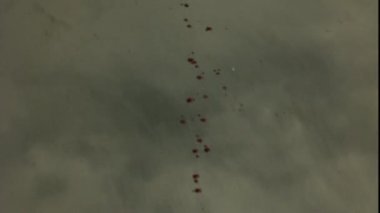 kan izleri kapıdan katta