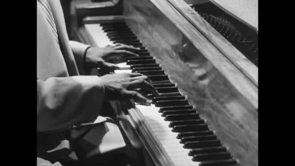 Pianista de jazz tocando piano — Vídeo de Stock