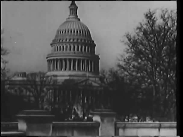 US Capitol Building e bandeira americana — Vídeo de Stock