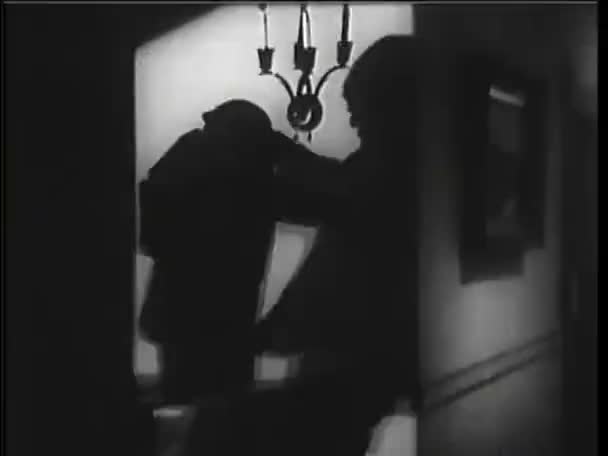 男人扼杀另一名男子的剪影 — 图库视频影像