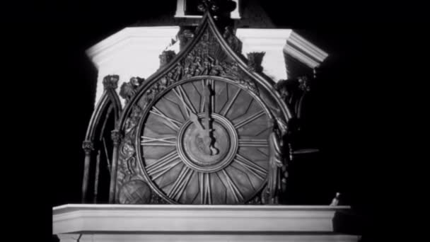 L'orologio batte le undici — Video Stock