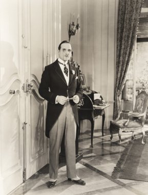 adam bir iletiyi teslim