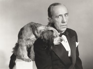 adam gözlem köpek