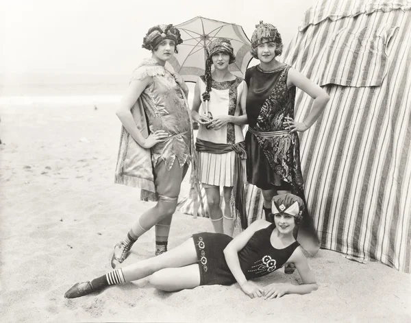 Women Posing at the beach — Stock Photo, Image