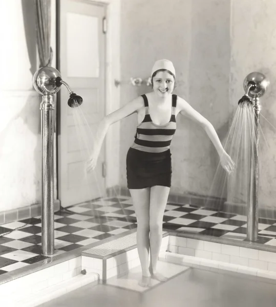 Woman Testing the water — Stock Photo, Image