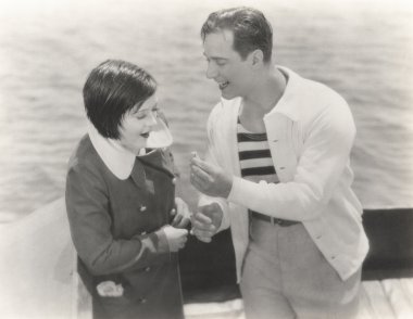 genç adam evlenme teklifi