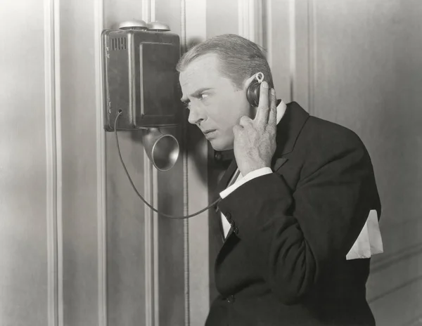 Homme au téléphone — Photo