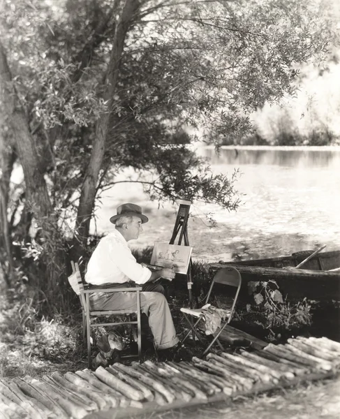 Hombre Pintando el paisaje — Foto de Stock