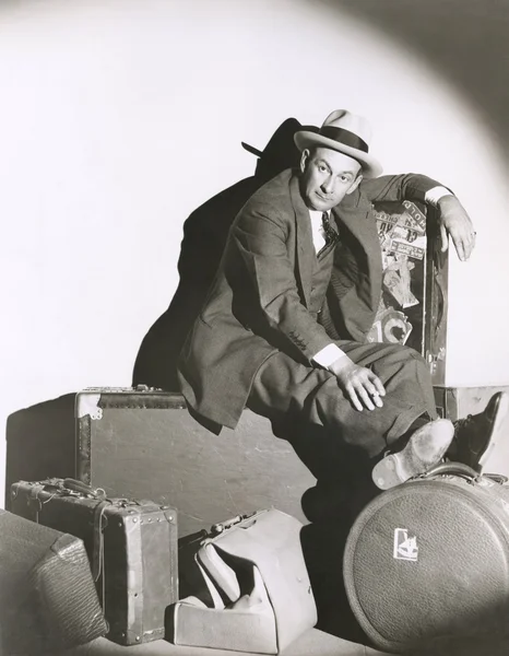 Man with a lot of luggage — Stock Photo, Image