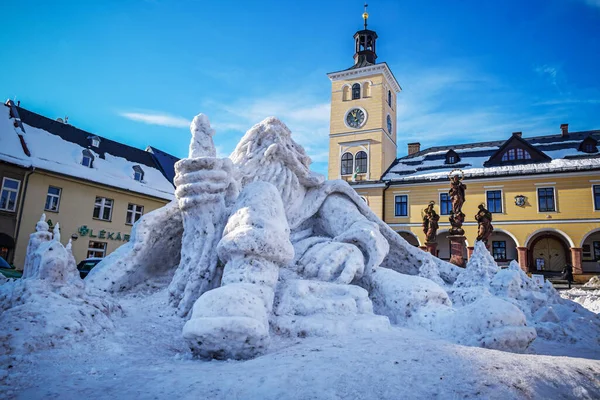 Krakonos obří sněhová socha v Jilemnici, Česká republika — Stock fotografie
