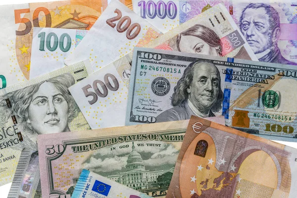 Billetes de diferentes países antecedentes, vista superior —  Fotos de Stock