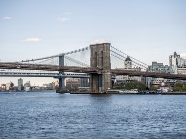 Brooklyn Köprüsü'nün aşağı Manhattan
