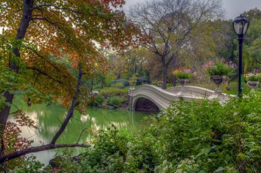 Pruva köprüsü, Central Park, Sonbaharda New York