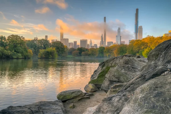 Nad Jeziorem Central Parku Nowy Jork Manhattan — Zdjęcie stockowe