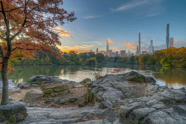 Nad Jeziorem Central Parku Nowy Jork Manhattan — Zdjęcie stockowe