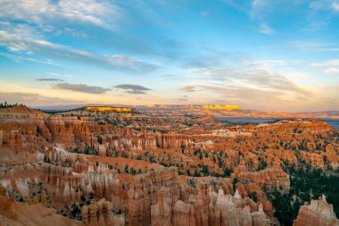 Bryce Canyon Ulusal Parkı, Utah 'ın güneybatısında bulunan bir Amerikan milli parkı.. 