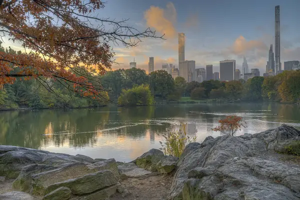 Nad Jeziorem Central Parku Nowy Jork Manhattan — Zdjęcie stockowe