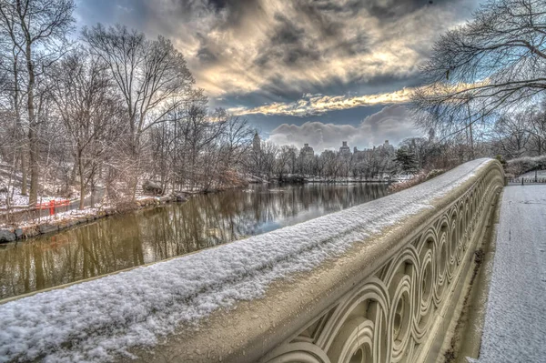 Bow Bridge Central Park New York City Sneeuwstorm Vroege Ochtend — Stockfoto