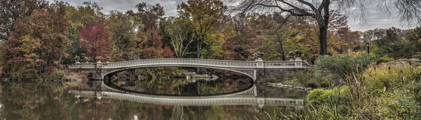 Bow bridge — Stock Photo, Image