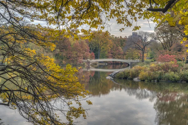 Bogenbrücke — Stockfoto