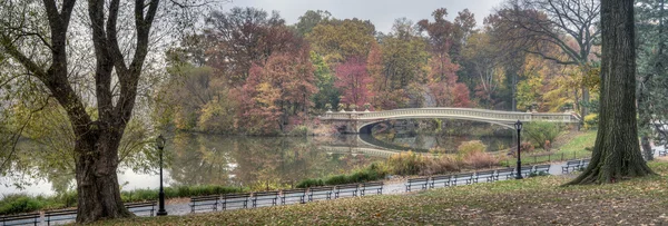 Bogenbrücke — Stockfoto