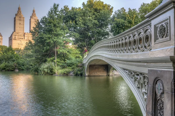 Bow bridge — Stock Photo, Image