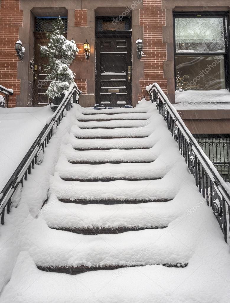 Brownstone or townhouse entrance 