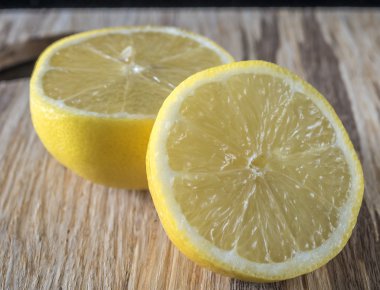 Yarım kesilmiş limon