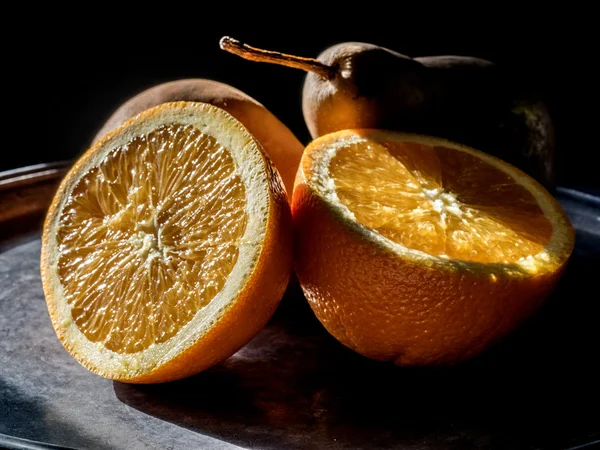 Stüdyo çekim turuncu ve armut — Stok fotoğraf