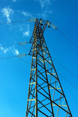 Yüksek voltaj pilonu