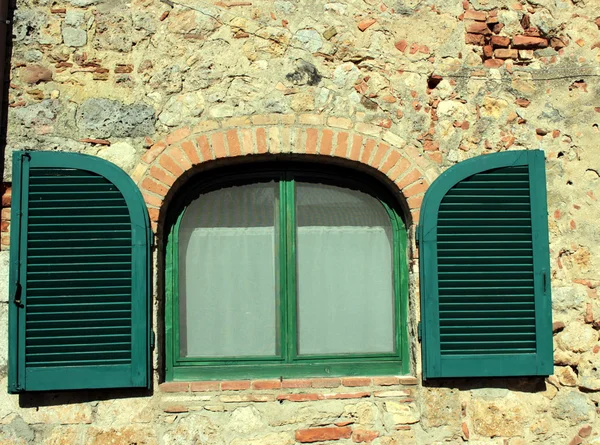 Una vieja ventana — Foto de Stock