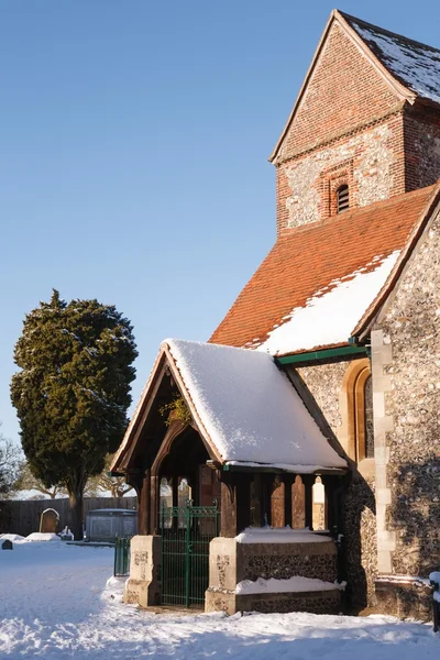 Igreja na neve — Fotografia de Stock