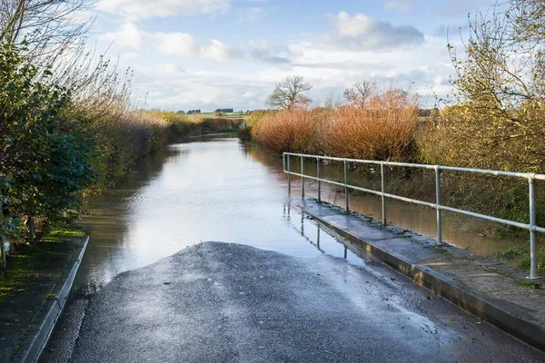 Camino Bloqueado Por Las Inundaciones Carretera Rural Rural Inundada Buckinghamshire — Foto de Stock