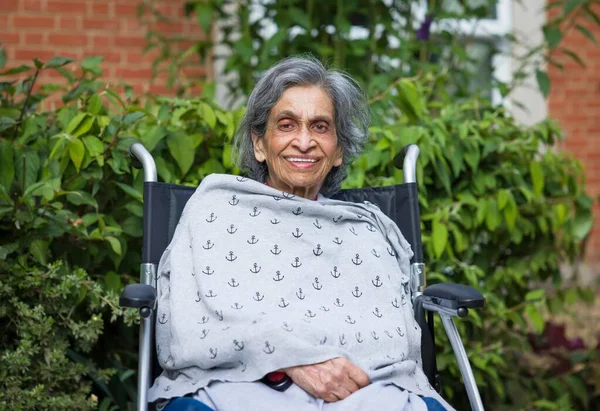 Elderly Asian Indian Woman Sitting Smiling Wheelchair Nursing Home Care — Stock Photo, Image