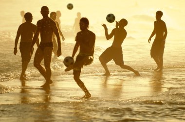 altinho keepy uppy futebol beach soccer futbol oynayan Brezilyalı